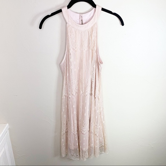 ASTR Blush Pink Lace Overlay Shift Dress Size S - Picture 2 of 9